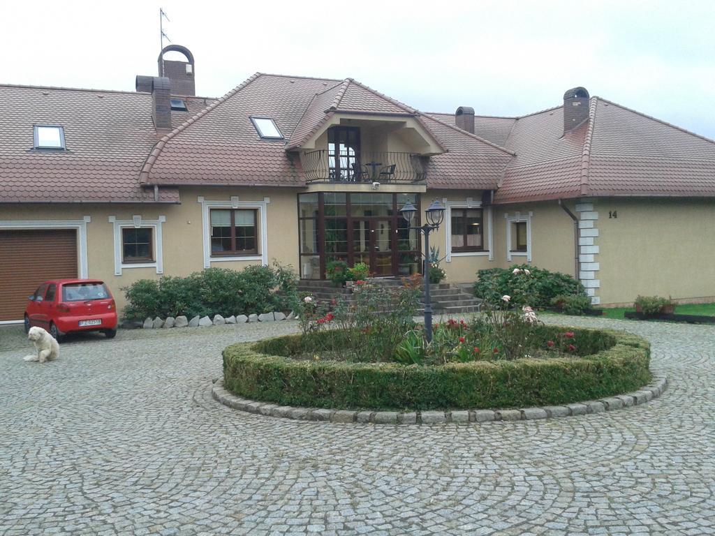 Gosciniec Sloneczny Hotell Drzonków Exteriör bild
