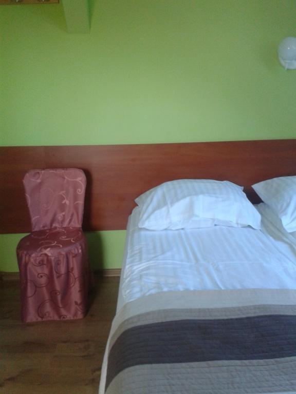 Gosciniec Sloneczny Hotell Drzonków Rum bild