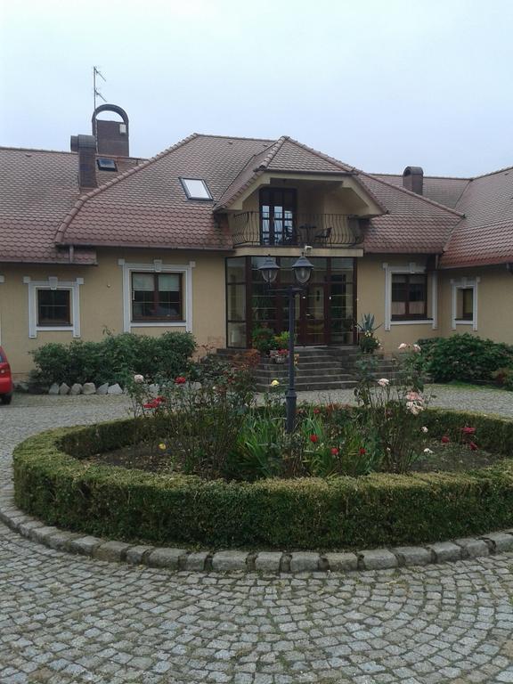 Gosciniec Sloneczny Hotell Drzonków Exteriör bild