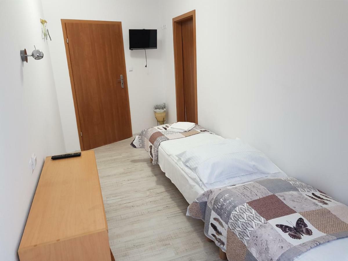 Gosciniec Sloneczny Hotell Drzonków Exteriör bild