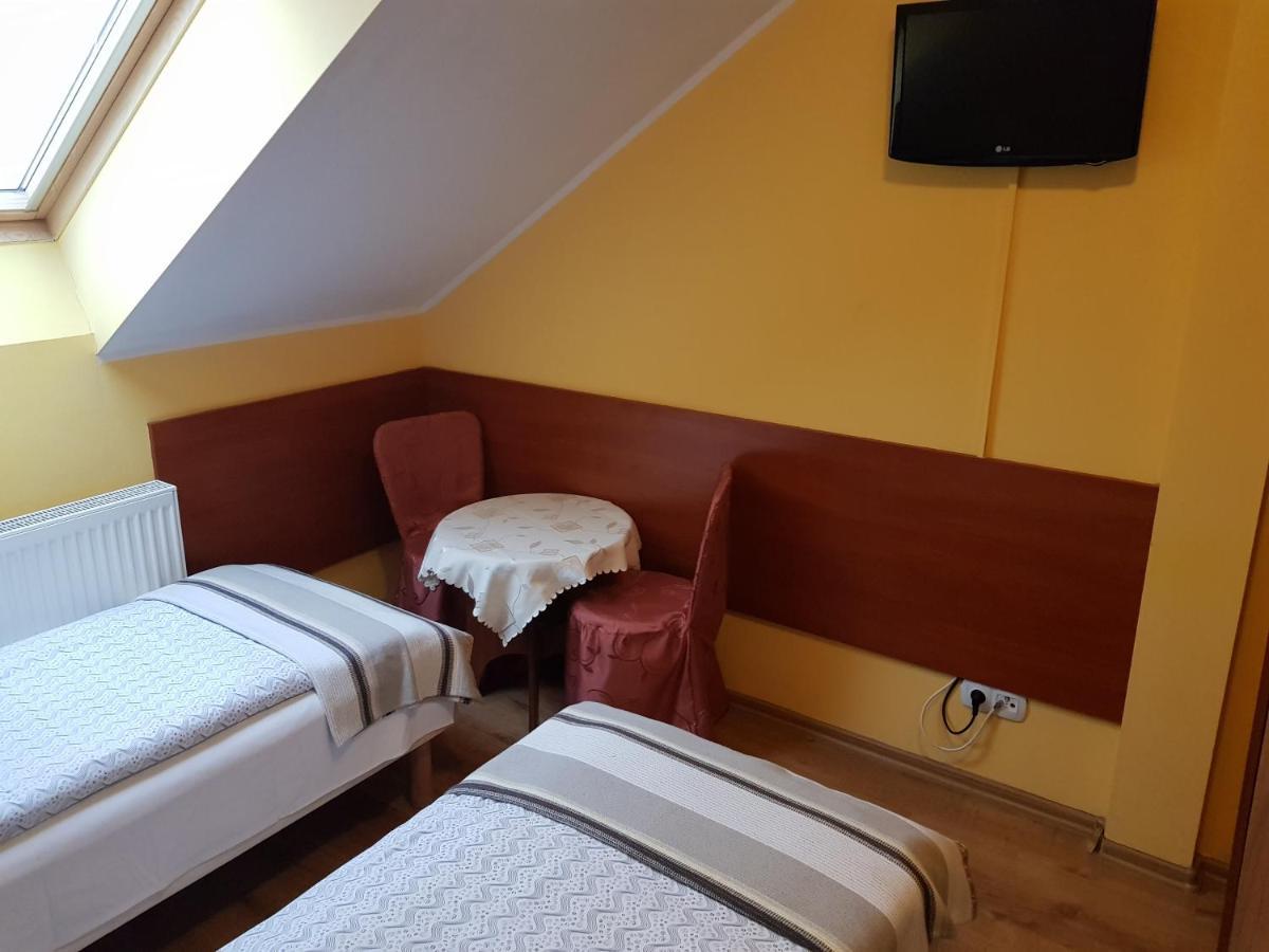 Gosciniec Sloneczny Hotell Drzonków Exteriör bild